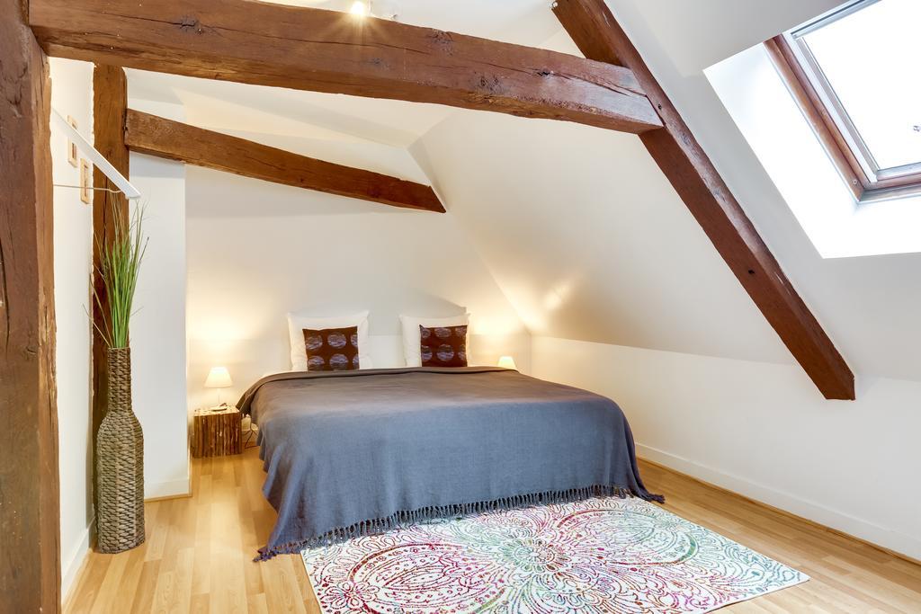 Chateau Turgot Gites Bons-Tassily Bagian luar foto