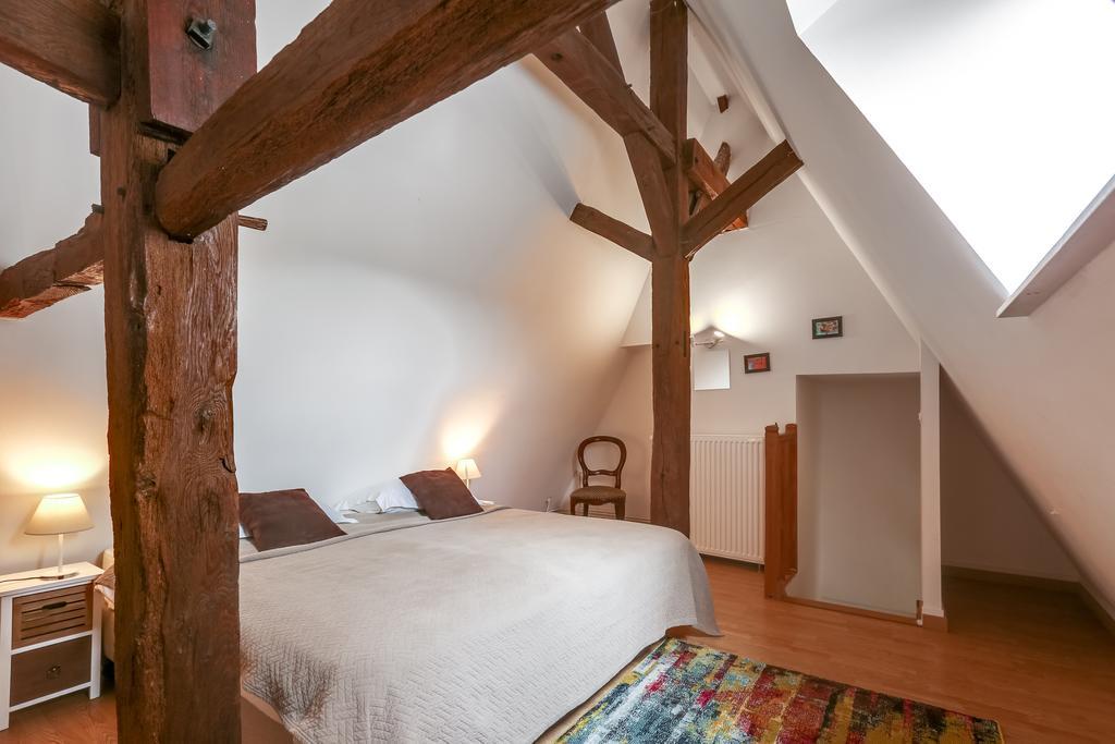Chateau Turgot Gites Bons-Tassily Bagian luar foto