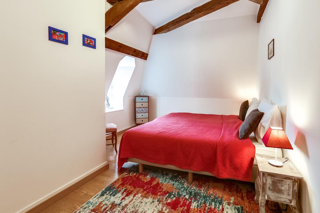 Chateau Turgot Gites Bons-Tassily Bagian luar foto